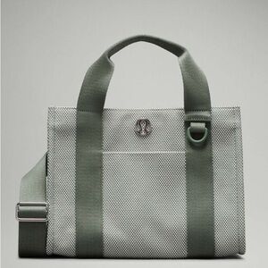 Lululemon Two-Tone Canvas Mini Tote Bag  4.5L in Grey Eucalyptus/Light Ivory